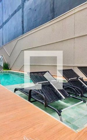 Apartamento para alugar com 27m², 1 quarto e sem vaga Apartamento para alugar com 27m², 1 quarto e sem vagaÁrea comum - Piscina