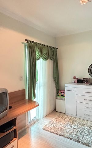Casa à venda com 246m², 3 quartos e 5 vagas Casa à venda com 246m², 3 quartos e 5 vagasSuite 2