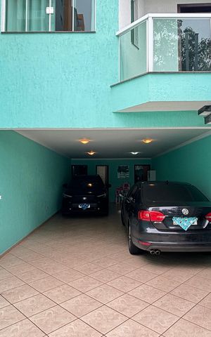 Casa à venda com 246m², 3 quartos e 5 vagas Casa à venda com 246m², 3 quartos e 5 vagasGaragem