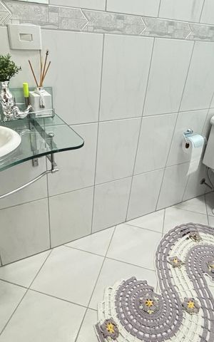 Casa à venda com 246m², 3 quartos e 5 vagas Casa à venda com 246m², 3 quartos e 5 vagasLavabo