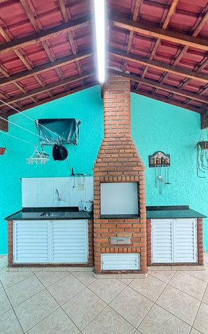 Casa à venda com 246m², 3 quartos e 5 vagas Casa à venda com 246m², 3 quartos e 5 vagasQuintal