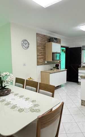 Casa à venda com 246m², 3 quartos e 5 vagas Casa à venda com 246m², 3 quartos e 5 vagasCopa