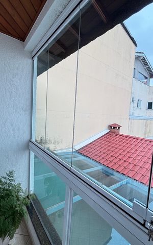Casa à venda com 246m², 3 quartos e 5 vagas Casa à venda com 246m², 3 quartos e 5 vagasVaranda da Suíte 2