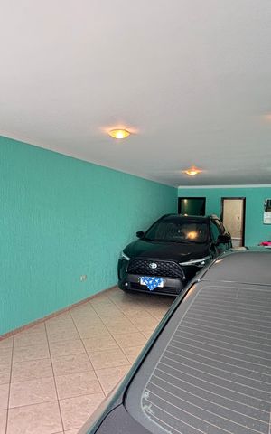 Casa à venda com 246m², 3 quartos e 5 vagas Casa à venda com 246m², 3 quartos e 5 vagasGaragem