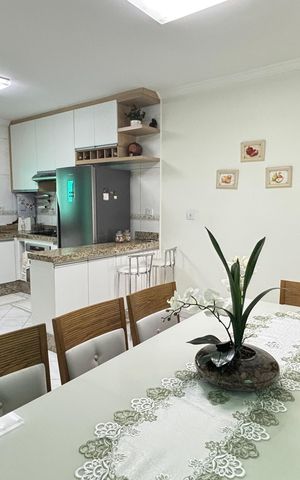 Casa à venda com 246m², 3 quartos e 5 vagas Casa à venda com 246m², 3 quartos e 5 vagasCopa