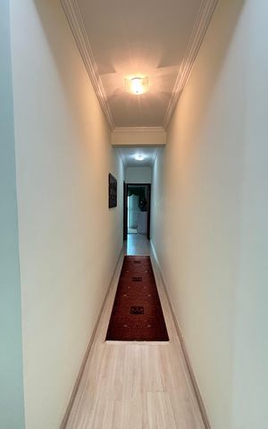 Casa à venda com 246m², 3 quartos e 5 vagas Casa à venda com 246m², 3 quartos e 5 vagasCorredor