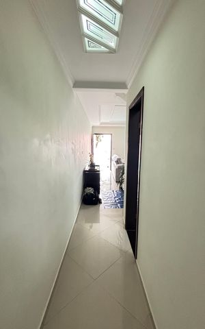 Casa à venda com 246m², 3 quartos e 5 vagas Casa à venda com 246m², 3 quartos e 5 vagasCorredor