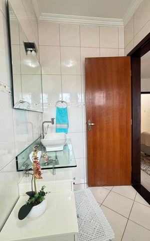 Casa à venda com 246m², 3 quartos e 5 vagas Casa à venda com 246m², 3 quartos e 5 vagasBanheiro da Suíte 1