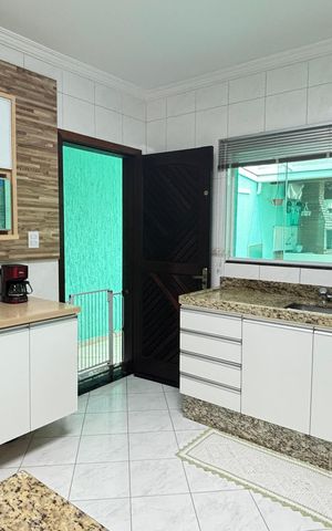Casa à venda com 246m², 3 quartos e 5 vagas Casa à venda com 246m², 3 quartos e 5 vagasCozinha