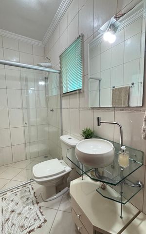 Casa à venda com 246m², 3 quartos e 5 vagas Casa à venda com 246m², 3 quartos e 5 vagasBanheiro da Suíte 3
