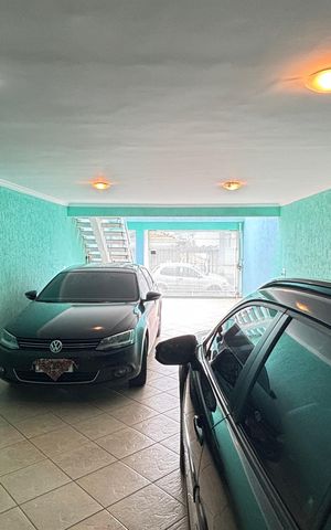 Casa à venda com 246m², 3 quartos e 5 vagas Casa à venda com 246m², 3 quartos e 5 vagasGaragem