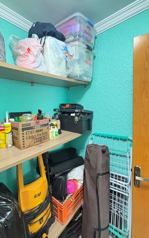 Casa à venda com 246m², 3 quartos e 5 vagas Casa à venda com 246m², 3 quartos e 5 vagasGaragem - Despensa