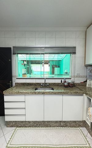 Casa à venda com 246m², 3 quartos e 5 vagas Casa à venda com 246m², 3 quartos e 5 vagasCozinha