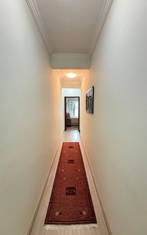 Casa à venda com 246m², 3 quartos e 5 vagas Casa à venda com 246m², 3 quartos e 5 vagasCorredor