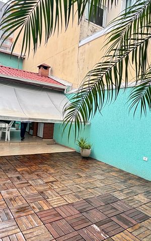 Casa à venda com 246m², 3 quartos e 5 vagas Casa à venda com 246m², 3 quartos e 5 vagasQuintal