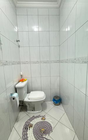 Casa à venda com 246m², 3 quartos e 5 vagas Casa à venda com 246m², 3 quartos e 5 vagasLavabo