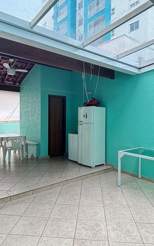 Casa à venda com 246m², 3 quartos e 5 vagas Casa à venda com 246m², 3 quartos e 5 vagasQuintal