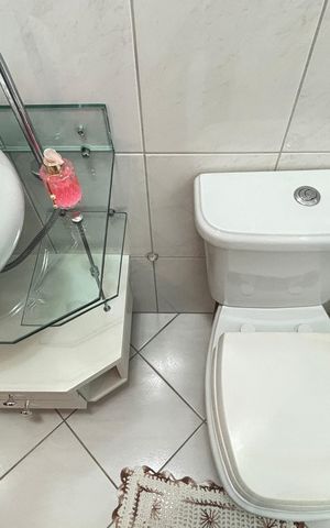 Casa à venda com 246m², 3 quartos e 5 vagas Casa à venda com 246m², 3 quartos e 5 vagasBanheiro da Suíte 2