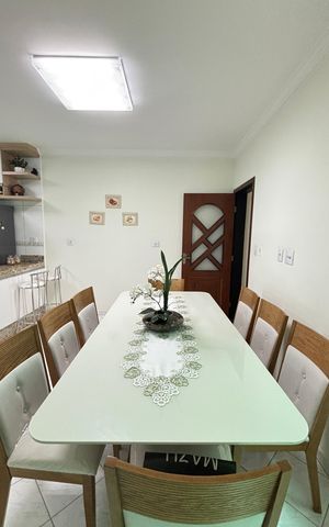 Casa à venda com 246m², 3 quartos e 5 vagas Casa à venda com 246m², 3 quartos e 5 vagasCopa