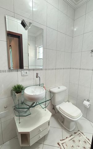 Casa à venda com 246m², 3 quartos e 5 vagas Casa à venda com 246m², 3 quartos e 5 vagasBanheiro da Suíte 2
