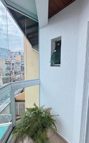 Casa à venda com 246m², 3 quartos e 5 vagas Casa à venda com 246m², 3 quartos e 5 vagasVaranda da Suíte 1