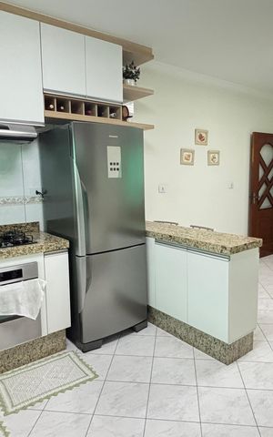 Casa à venda com 246m², 3 quartos e 5 vagas Casa à venda com 246m², 3 quartos e 5 vagasCozinha