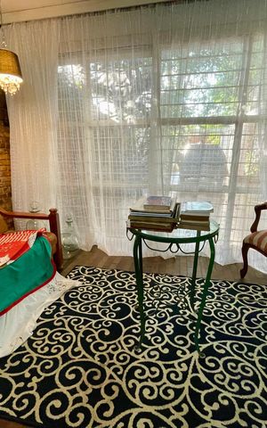 Casa à venda com 565m², 4 quartos e 2 vagas Casa à venda com 565m², 4 quartos e 2 vagasSala 1