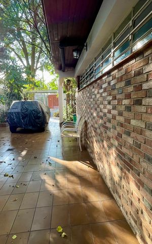 Casa à venda com 565m², 4 quartos e 2 vagas Casa à venda com 565m², 4 quartos e 2 vagasÁrea externa