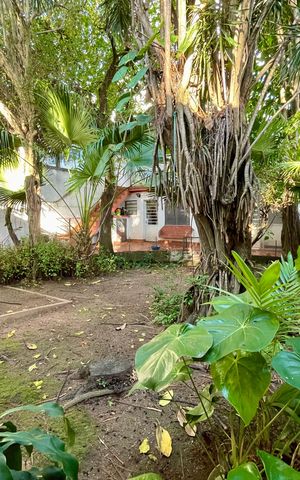 Casa à venda com 565m², 4 quartos e 2 vagas Casa à venda com 565m², 4 quartos e 2 vagasÁrea externa