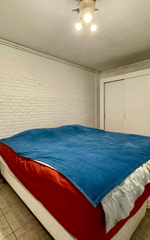 Casa à venda com 565m², 4 quartos e 2 vagas Casa à venda com 565m², 4 quartos e 2 vagasQuarto 2