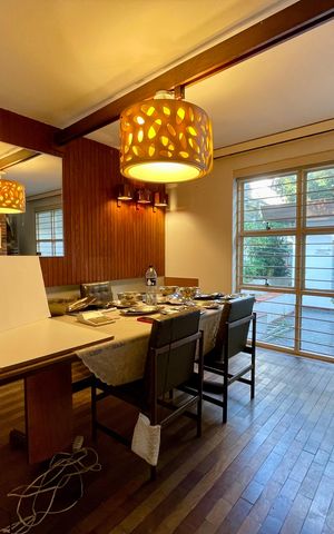 Casa à venda com 565m², 4 quartos e 2 vagas Casa à venda com 565m², 4 quartos e 2 vagasSala de Jantar