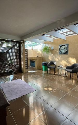 Casa à venda com 565m², 4 quartos e 2 vagas Casa à venda com 565m², 4 quartos e 2 vagasÁrea externa