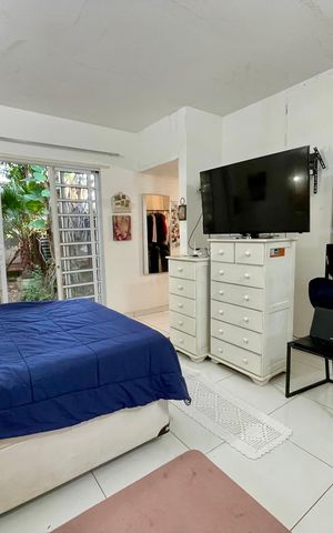 Casa à venda com 565m², 4 quartos e 2 vagas Casa à venda com 565m², 4 quartos e 2 vagasSuíte