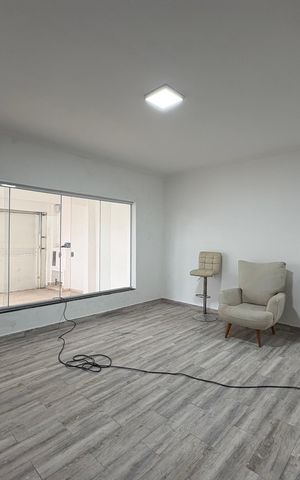 Casa à venda com 173m², 4 quartos e 2 vagas Casa à venda com 173m², 4 quartos e 2 vagasSala