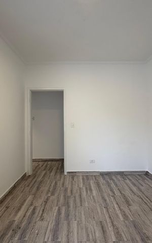 Casa à venda com 173m², 4 quartos e 2 vagas Casa à venda com 173m², 4 quartos e 2 vagasQuarto 1