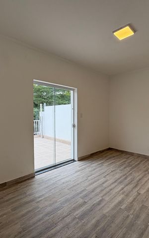 Casa à venda com 173m², 4 quartos e 2 vagas Casa à venda com 173m², 4 quartos e 2 vagasSuite