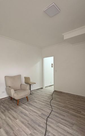 Casa à venda com 173m², 4 quartos e 2 vagas Casa à venda com 173m², 4 quartos e 2 vagasSala