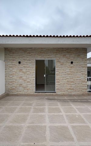 Casa à venda com 173m², 4 quartos e 2 vagas Casa à venda com 173m², 4 quartos e 2 vagasVaranda