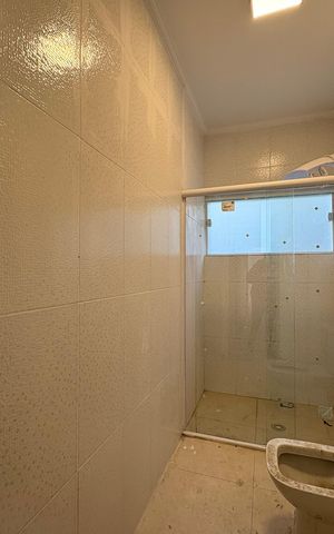 Casa à venda com 173m², 4 quartos e 2 vagas Casa à venda com 173m², 4 quartos e 2 vagasBanheiro