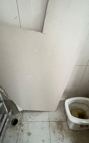 Casa à venda com 173m², 4 quartos e 2 vagas Casa à venda com 173m², 4 quartos e 2 vagasBanheiro de serviço