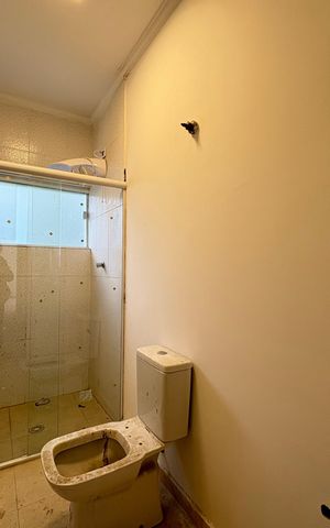 Casa à venda com 173m², 4 quartos e 2 vagas Casa à venda com 173m², 4 quartos e 2 vagasBanheiro