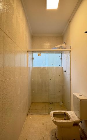 Casa à venda com 173m², 4 quartos e 2 vagas Casa à venda com 173m², 4 quartos e 2 vagasBanheiro