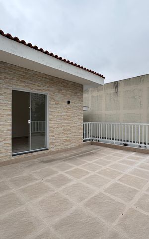 Casa à venda com 173m², 4 quartos e 2 vagas Casa à venda com 173m², 4 quartos e 2 vagasVaranda