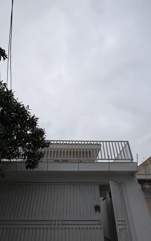 Casa à venda com 173m², 4 quartos e 2 vagas Casa à venda com 173m², 4 quartos e 2 vagasFachada
