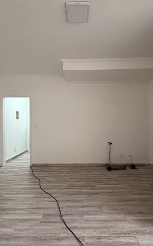 Casa à venda com 173m², 4 quartos e 2 vagas Casa à venda com 173m², 4 quartos e 2 vagasSala