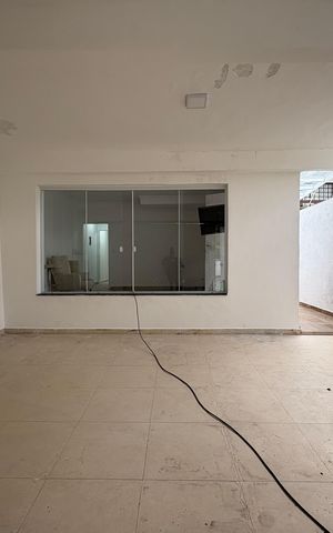 Casa à venda com 173m², 4 quartos e 2 vagas Casa à venda com 173m², 4 quartos e 2 vagasGaragem