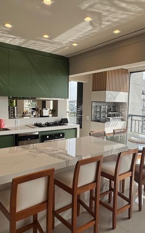 Apartamento à venda com 110m², 2 quartos e 2 vagas Apartamento à venda com 110m², 2 quartos e 2 vagasCozinha