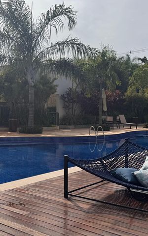 Apartamento à venda com 110m², 2 quartos e 2 vagas Apartamento à venda com 110m², 2 quartos e 2 vagasÁrea comum - Piscina