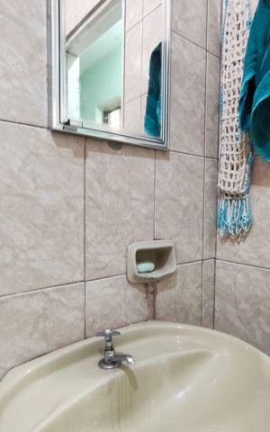 Casa à venda com 150m², 4 quartos e 1 vaga Casa à venda com 150m², 4 quartos e 1 vagaBanheiro Social