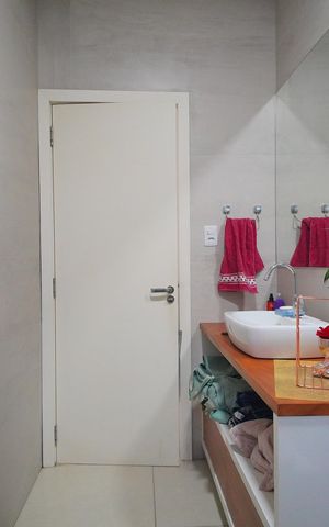 Casa à venda com 300m², 3 quartos e 2 vagasBanheiro